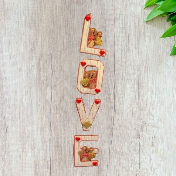 Vintage Plastic Canvas Valentine’s Day LOVE Door Hanging - Picture 1 of 5